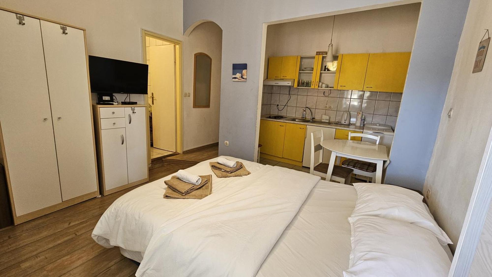 Studio Apartment Kiki For 2, Near Old Town & Beach, Free Wifi Zadar Dış mekan fotoğraf