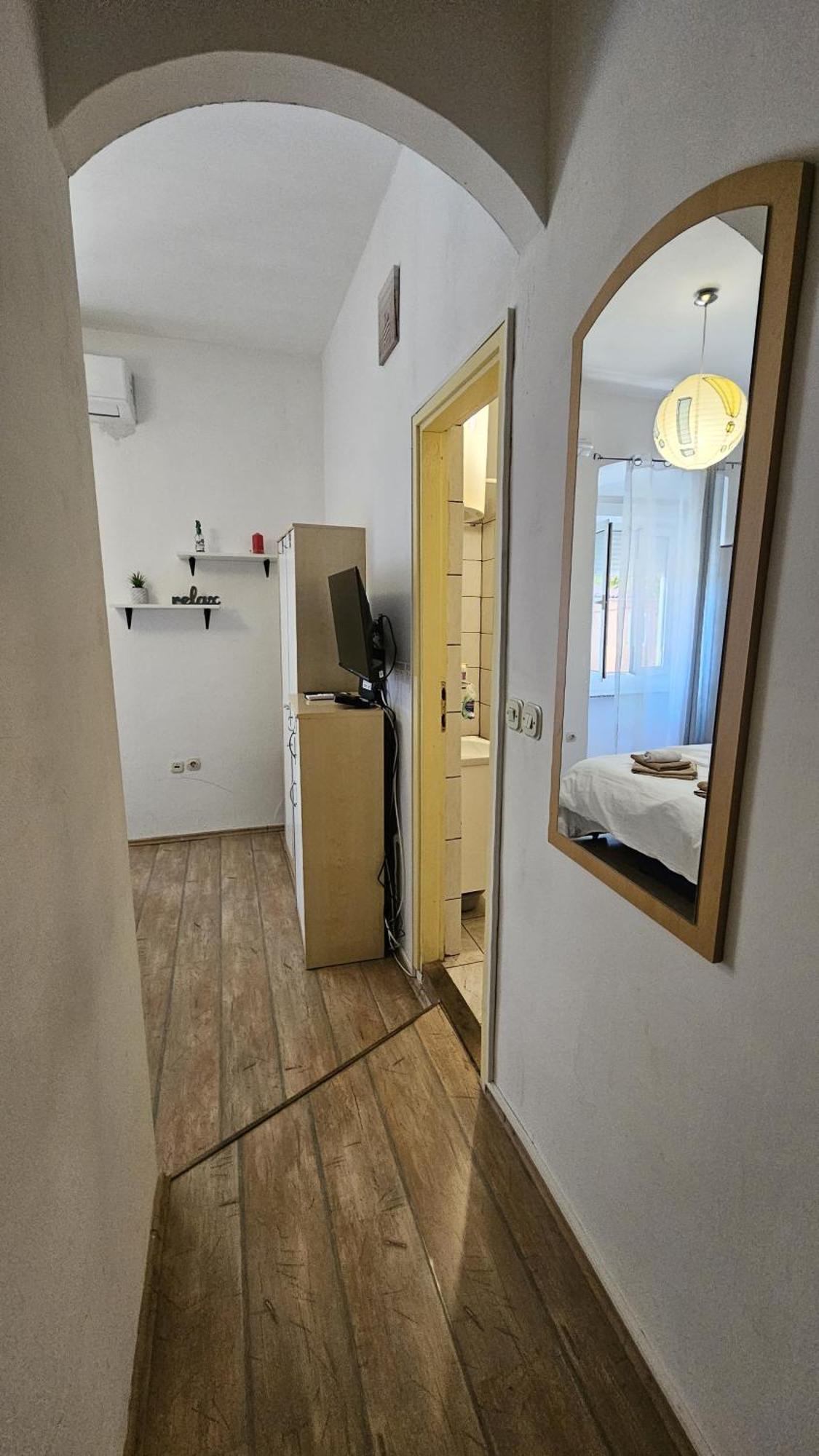 Studio Apartment Kiki For 2, Near Old Town & Beach, Free Wifi Zadar Dış mekan fotoğraf